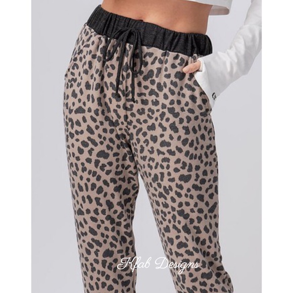 ❤️LAST 1 Leopard Brushed Easy Fit Contrast Joggers - Picture 6 of 6